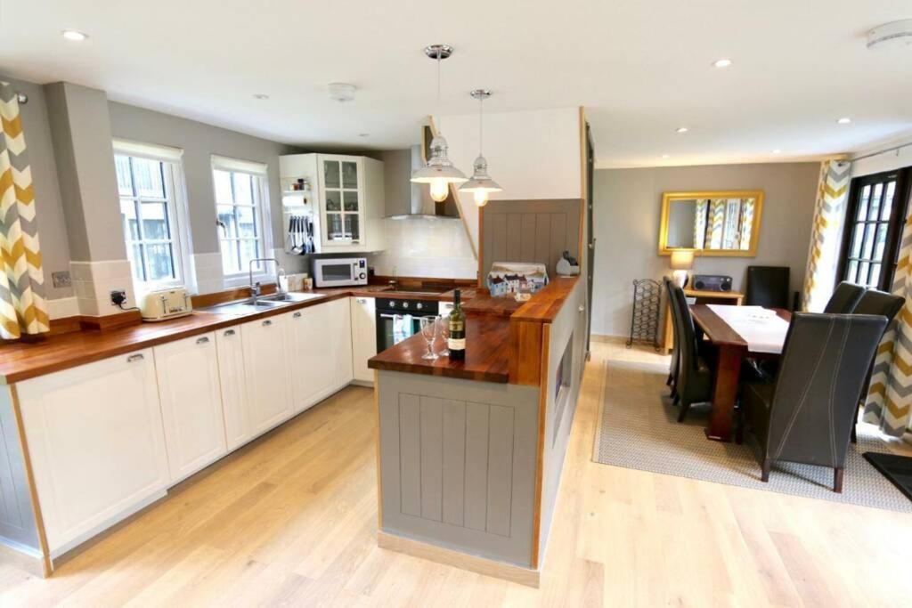 20 Tudor Court " Four Star Aa Accommodation" 海尔 外观 照片